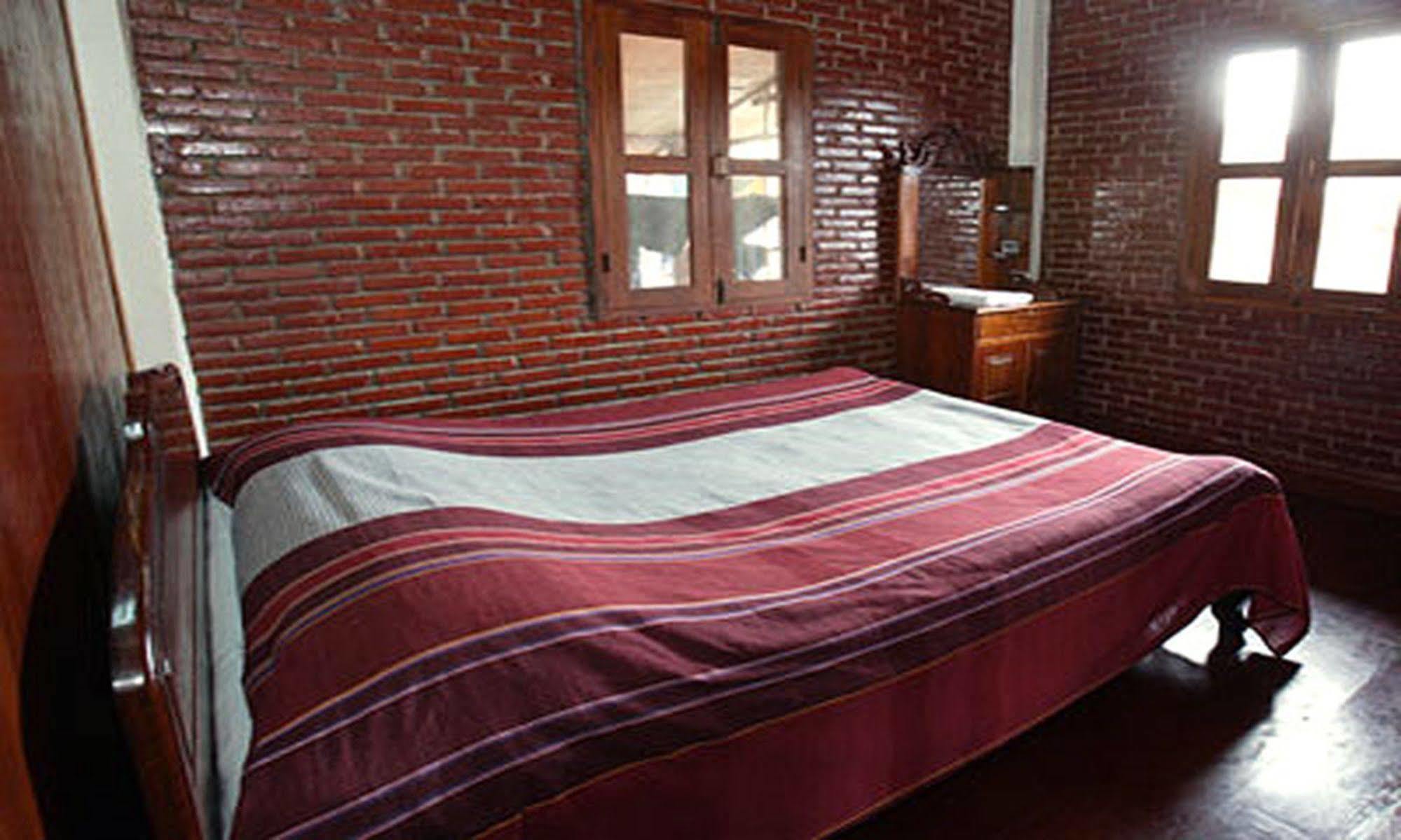 Vanvisa Guesthouse Luang Prabang Bagian luar foto