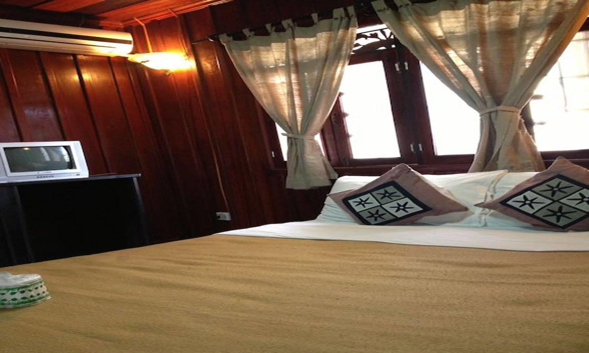 Vanvisa Guesthouse Luang Prabang Bagian luar foto