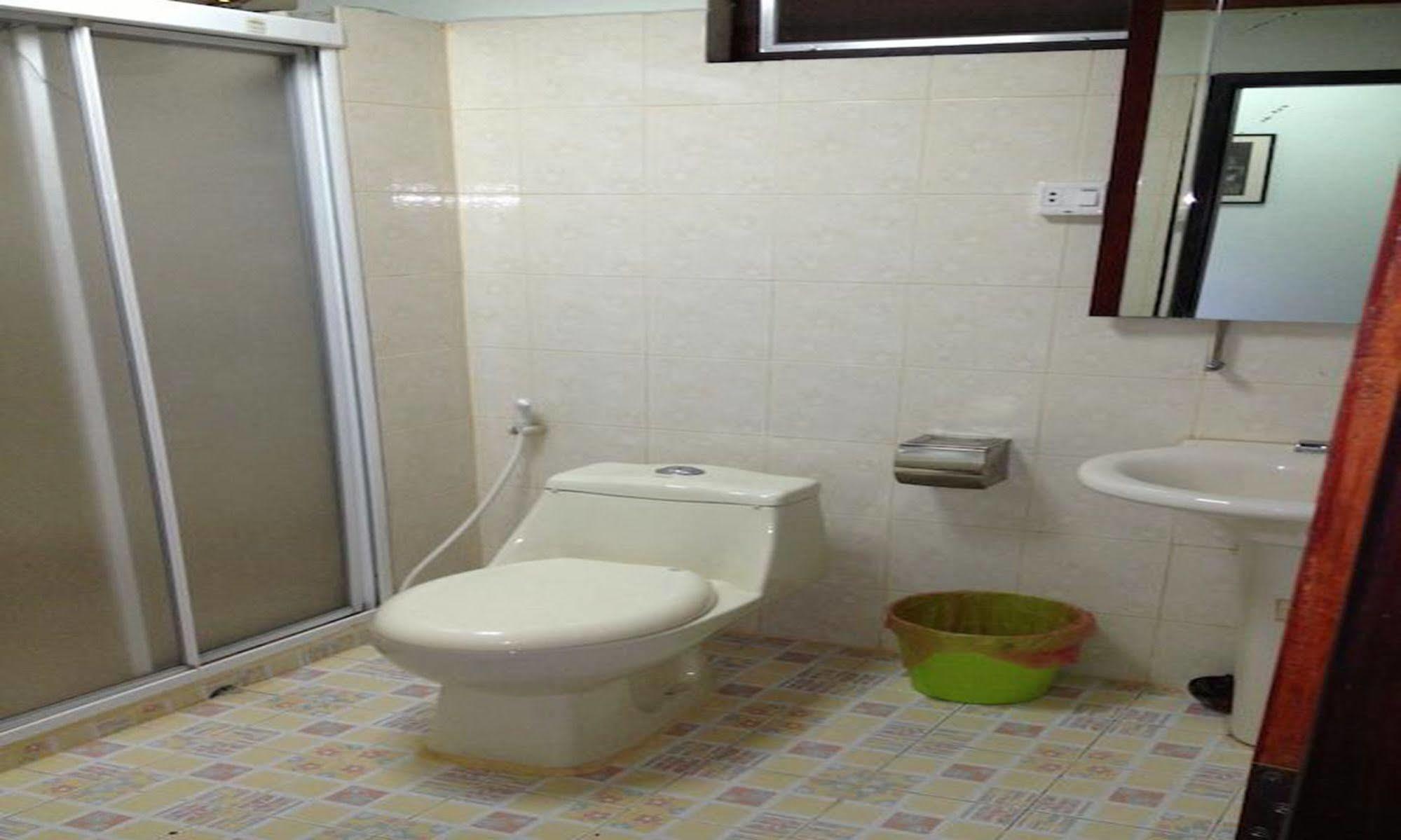 Vanvisa Guesthouse Luang Prabang Bagian luar foto