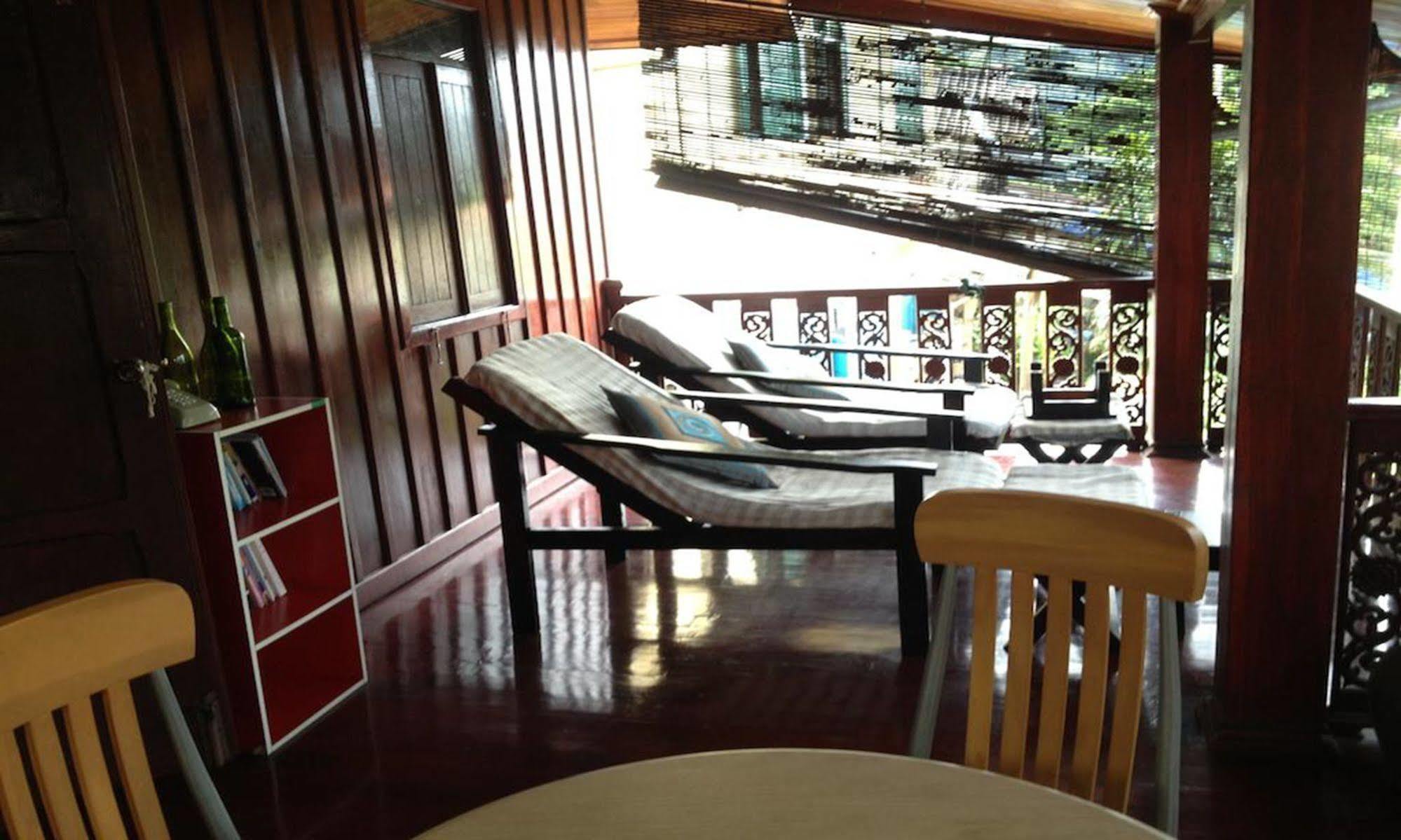 Vanvisa Guesthouse Luang Prabang Bagian luar foto