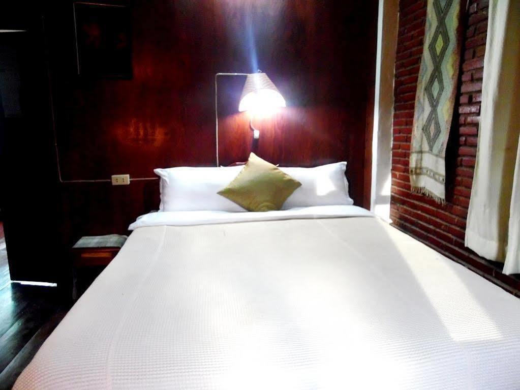 Vanvisa Guesthouse Luang Prabang Bagian luar foto
